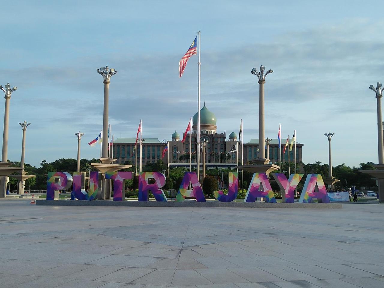 Homestay D 11 Putrajaya Netflix Wifi ภายนอก รูปภาพ